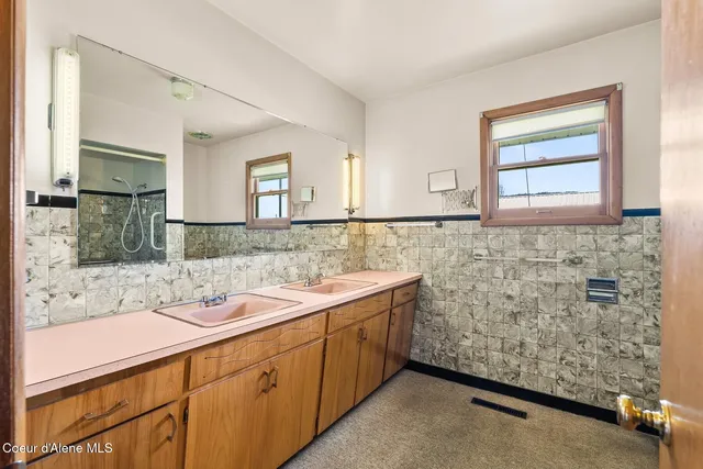 $395,000 | 18 East Jackson Avenue, Priest River, ID 83856