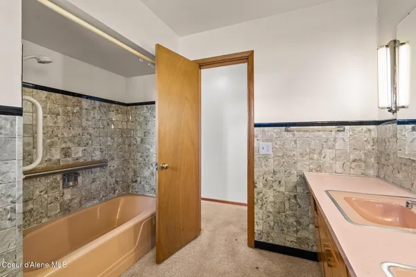 $368,000 | 18 East Jackson Avenue, Priest River, ID 83856