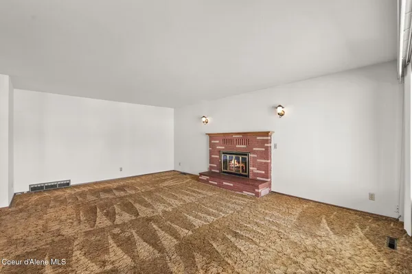 $368,000 | 18 East Jackson Avenue, Priest River, ID 83856