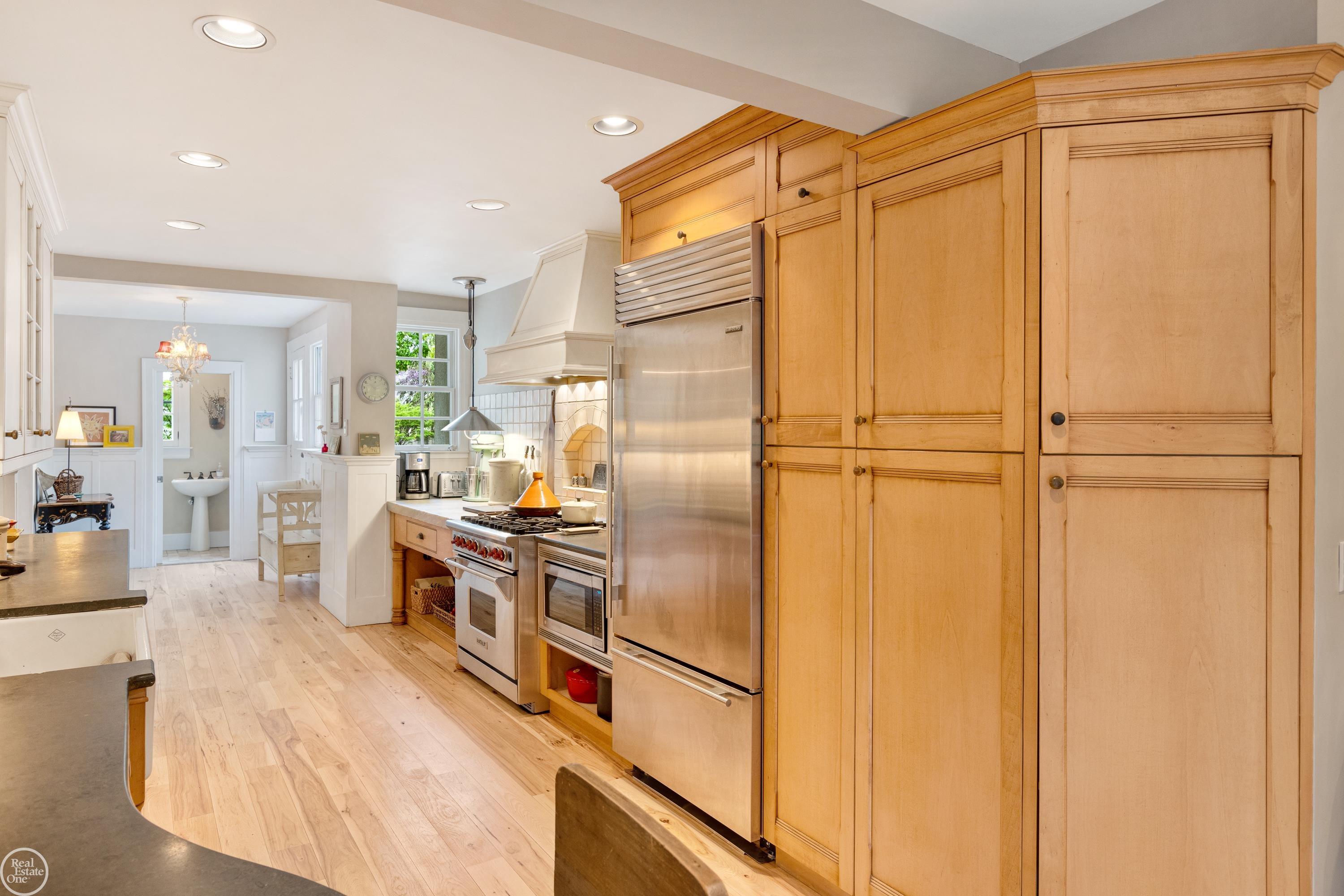 492 Rivard Boulevard Grosse Pointe, MI 48230 - Photo 23 of 81 50110851-22.JPG