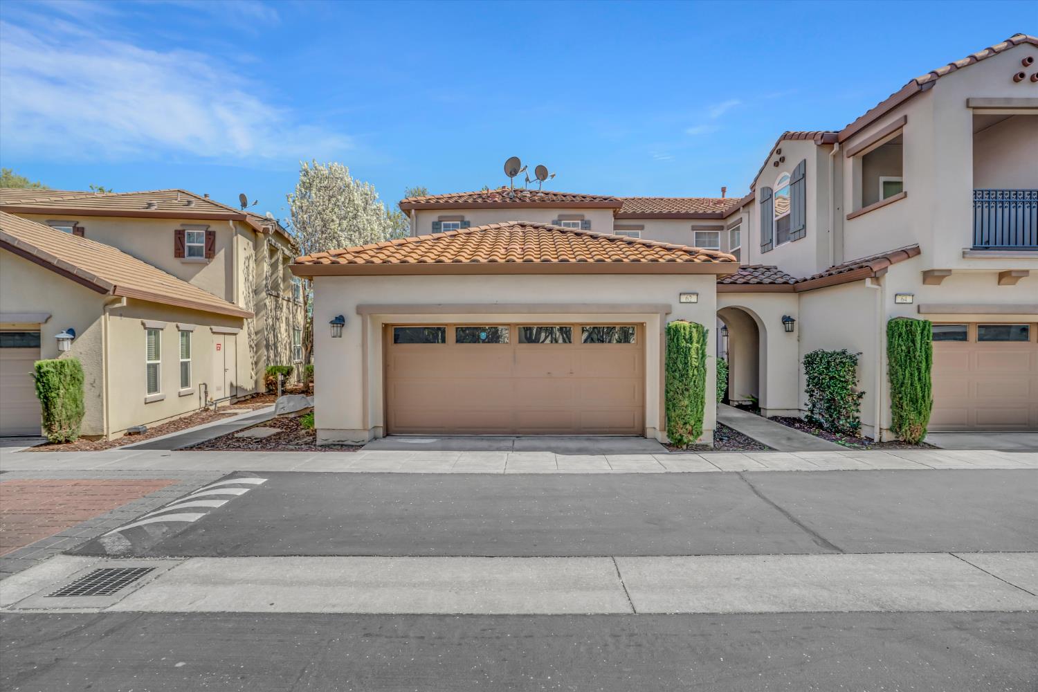 62 South Rio Rapido Drive Tracy, CA 95391 - Photo 2 of 40