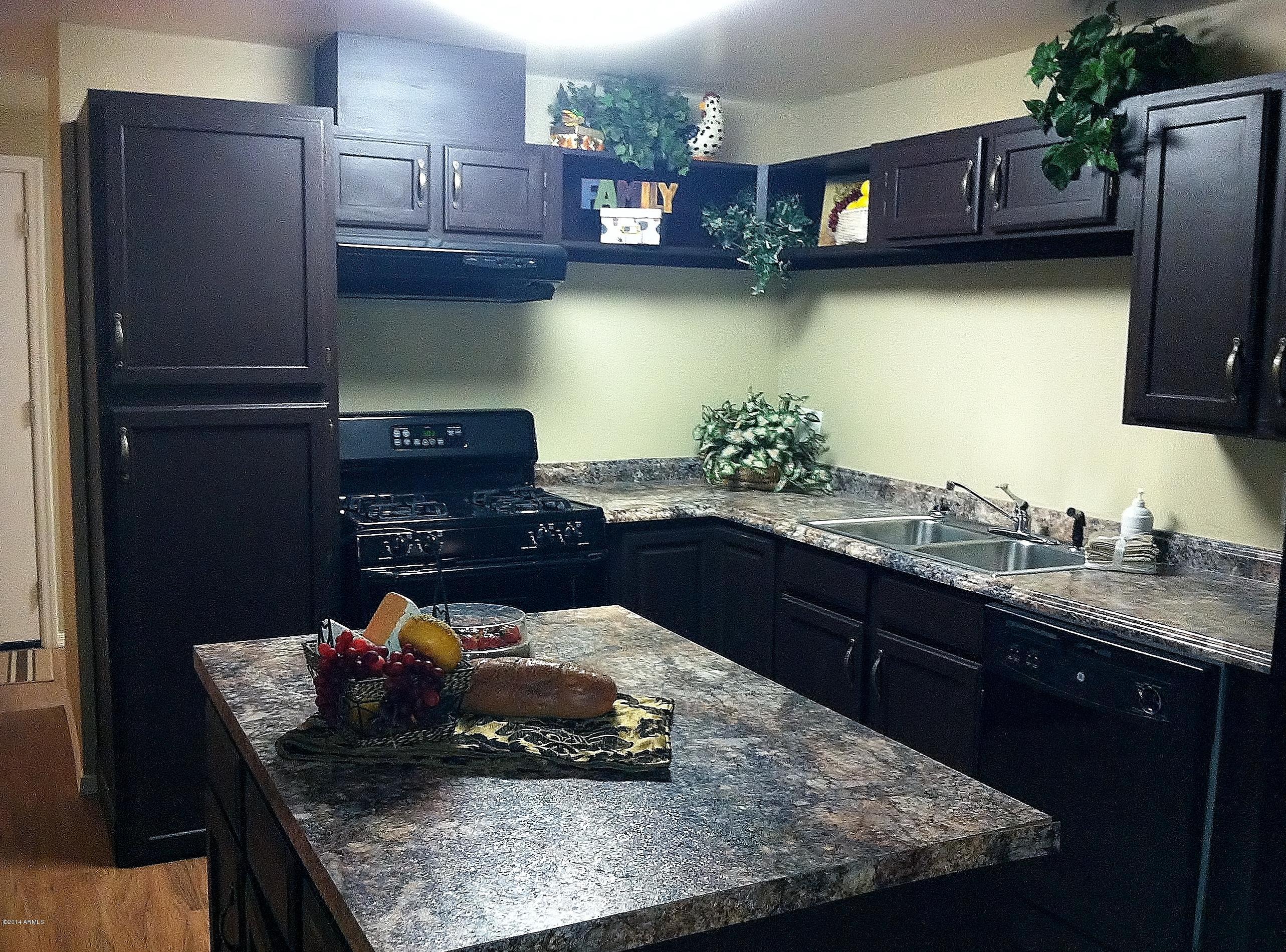 3872 West Royal Palm Road Phoenix, AZ 85051 - Photo 1 of 23 Kitchen