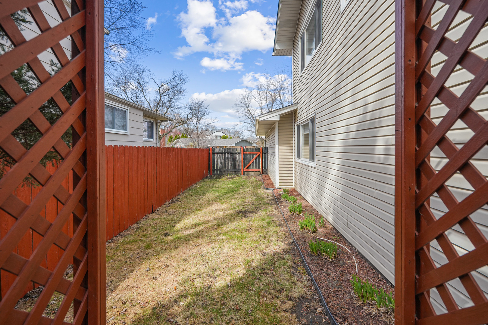 4301 Euclid Avenue Rolling Meadows, IL 60008 - Photo 27 of 30 a backyard of a house