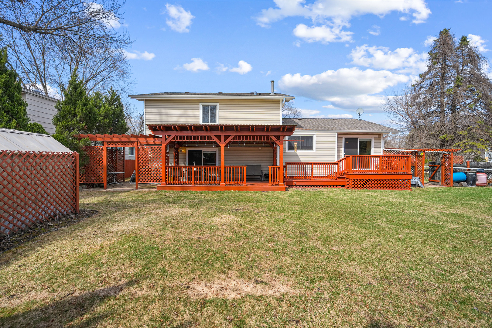 4301 Euclid Avenue Rolling Meadows, IL 60008 - Photo 30 of 30 front view of a house with a big yard