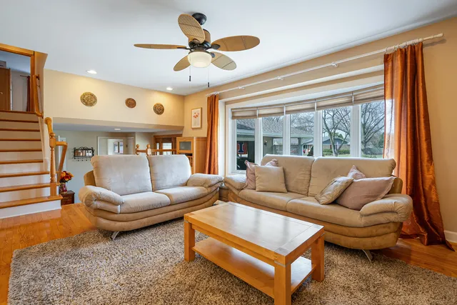 $519,000 | 4301 Euclid Avenue, Rolling Meadows, IL 60008