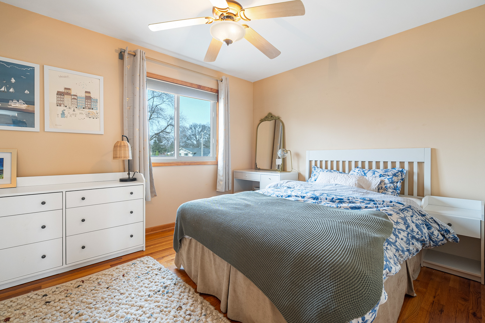 4301 Euclid Avenue Rolling Meadows, IL 60008 - Photo 10 of 30 a bedroom with a bed and a window