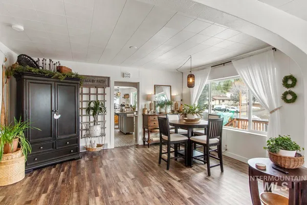 $549,000 | 202 South School Street, Cascade, ID 83611