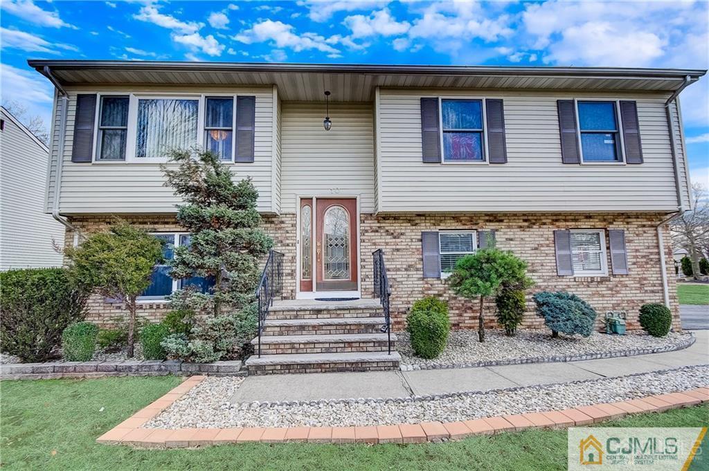 10 Rutherford Court Middlesex, NJ 08846 - Photo 1 of 25 Gallery Image 1