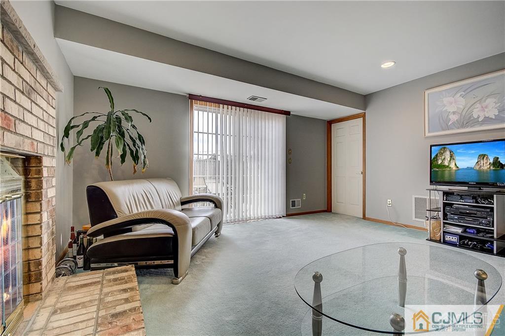 10 Rutherford Court Middlesex, NJ 08846 - Photo 20 of 25 Gallery Image 20