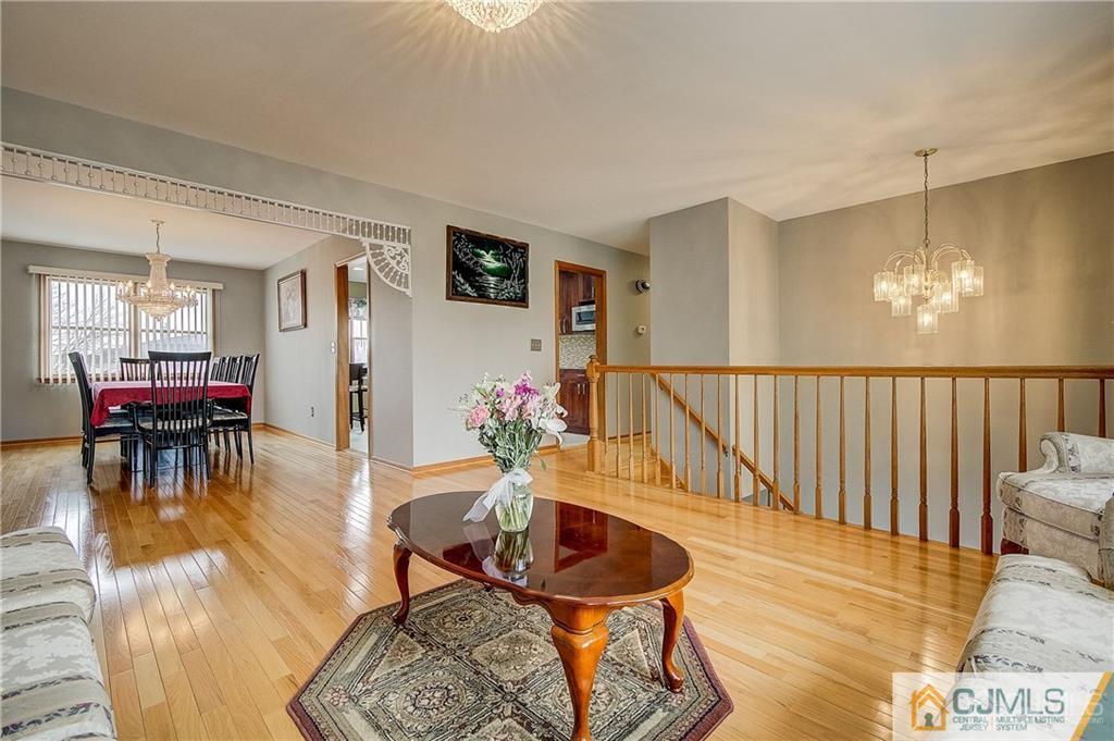 10 Rutherford Court Middlesex, NJ 08846 - Photo 4 of 25 Gallery Image 4