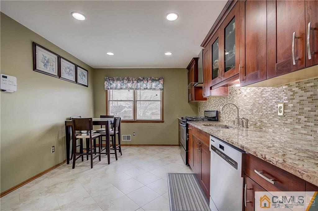 10 Rutherford Court Middlesex, NJ 08846 - Photo 8 of 25 Gallery Image 8