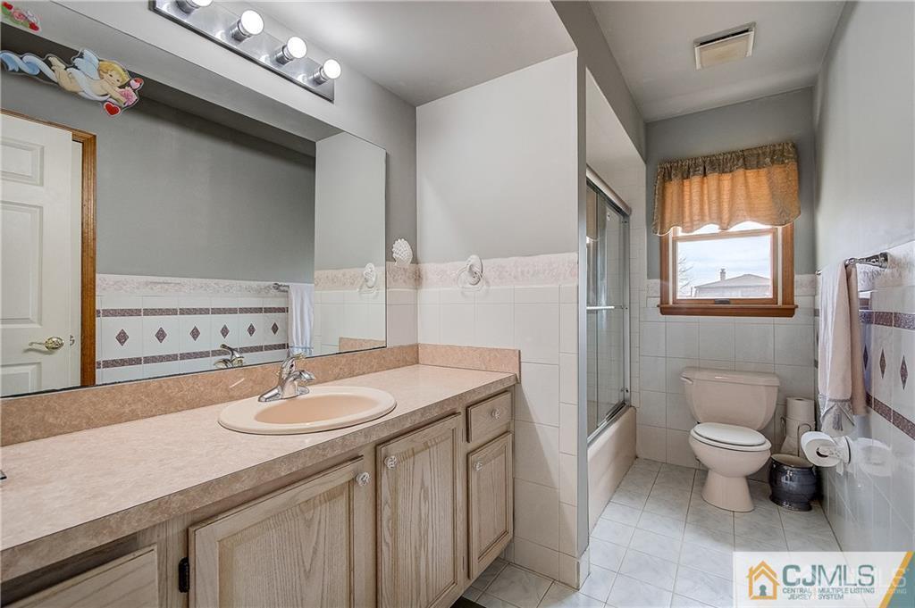 10 Rutherford Court Middlesex, NJ 08846 - Photo 10 of 25 Gallery Image 10