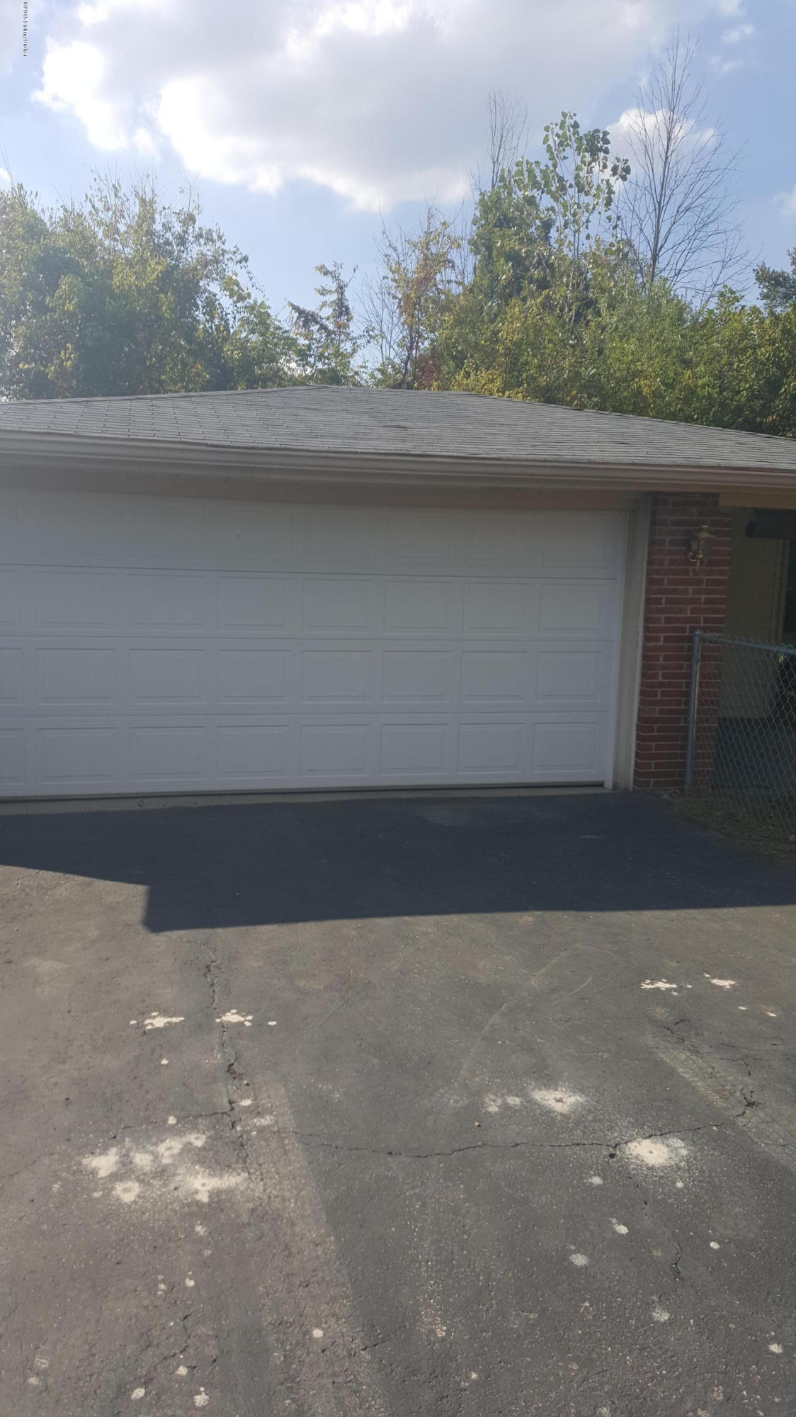 8906 Blue Lick Road Louisville, KY 40219 - Photo 3 of 14 2 car detached with work shop