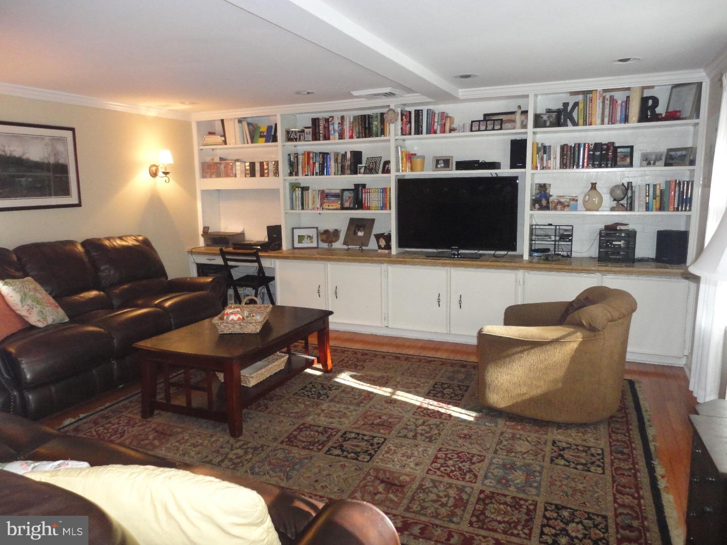 1007 West Avenue Springfield, PA 19064 - Photo 13 of 25 Family Room