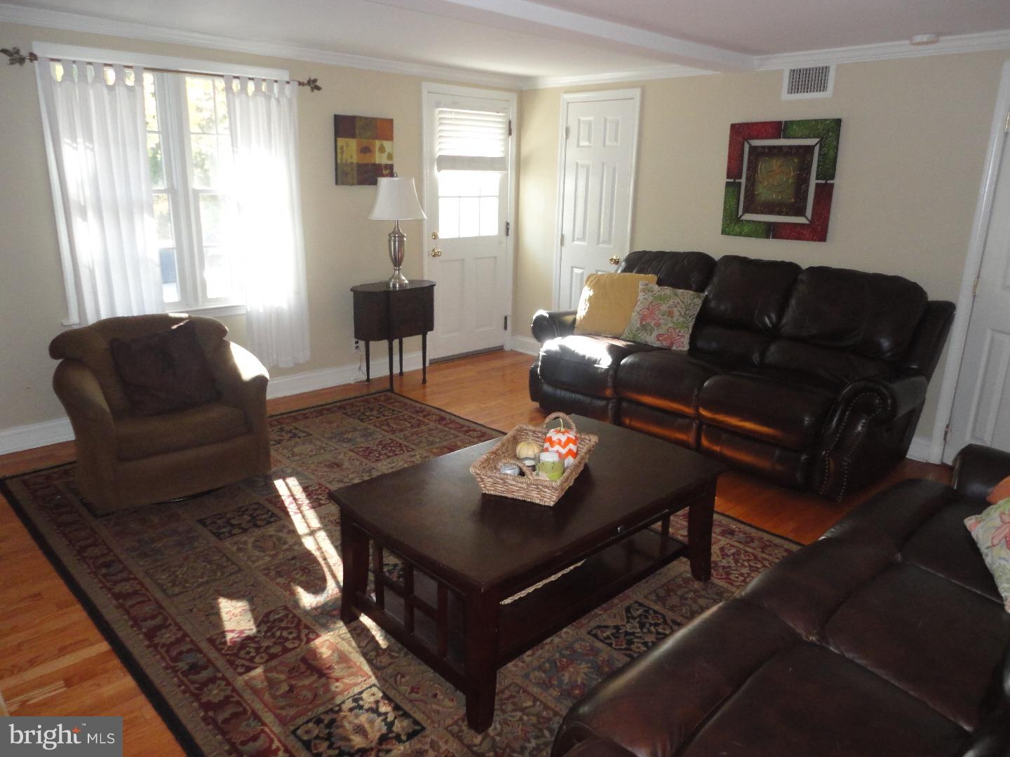 1007 West Avenue Springfield, PA 19064 - Photo 14 of 25 Family Room