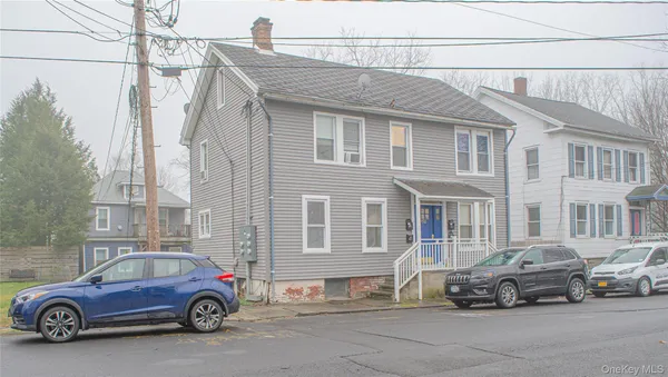 $1,900 | 152 St James Street, Unit 1, Kingston, NY 12401