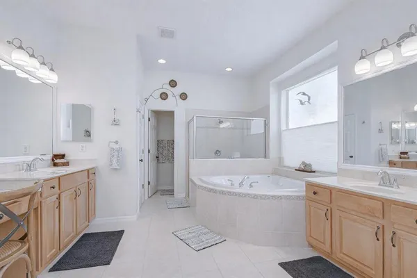 $734,900 | 5725 Eaglemount Circle, Lithia, FL 33547