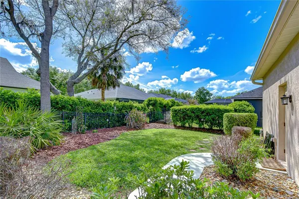 $734,900 | 5725 Eaglemount Circle, Lithia, FL 33547