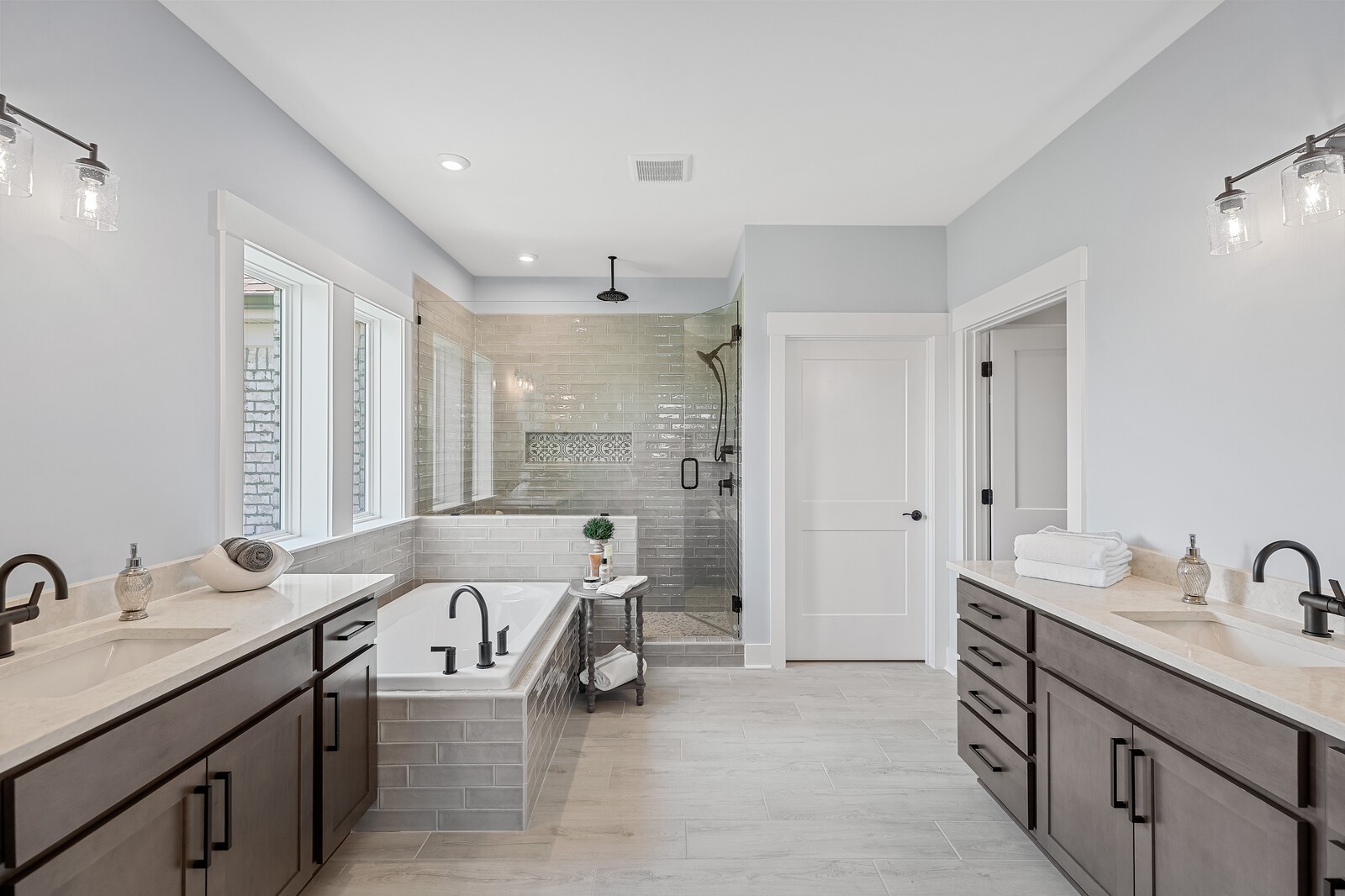 3427 Earhart Road Mount Juliet, TN 37122 - Photo 25 of 47 a bathroom with a sink double vanity and a tub