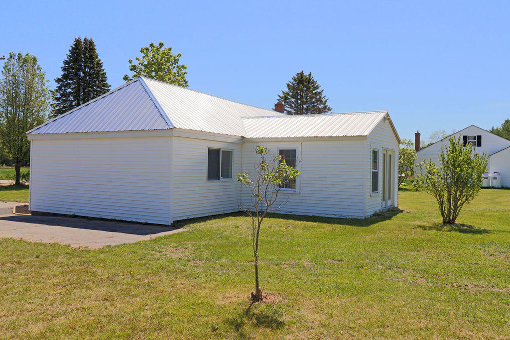 167 Hubbard Road Lebanon, ME 04027 - Photo 6 of 41 IMG_0744