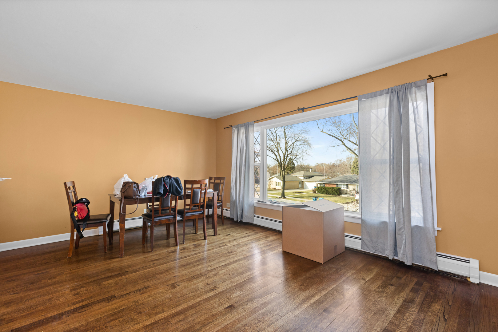 233 Hale Street Addison, IL 60101 - Photo 18 of 39 Gallery Image 18