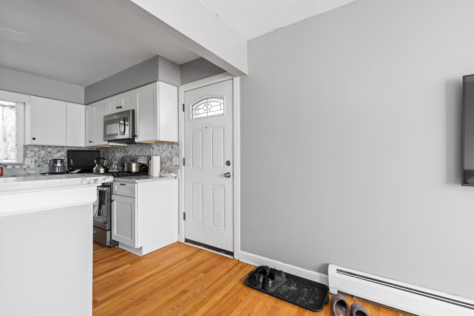233 Hale Street Addison, IL 60101 - Photo 8 of 39 Gallery Image 8