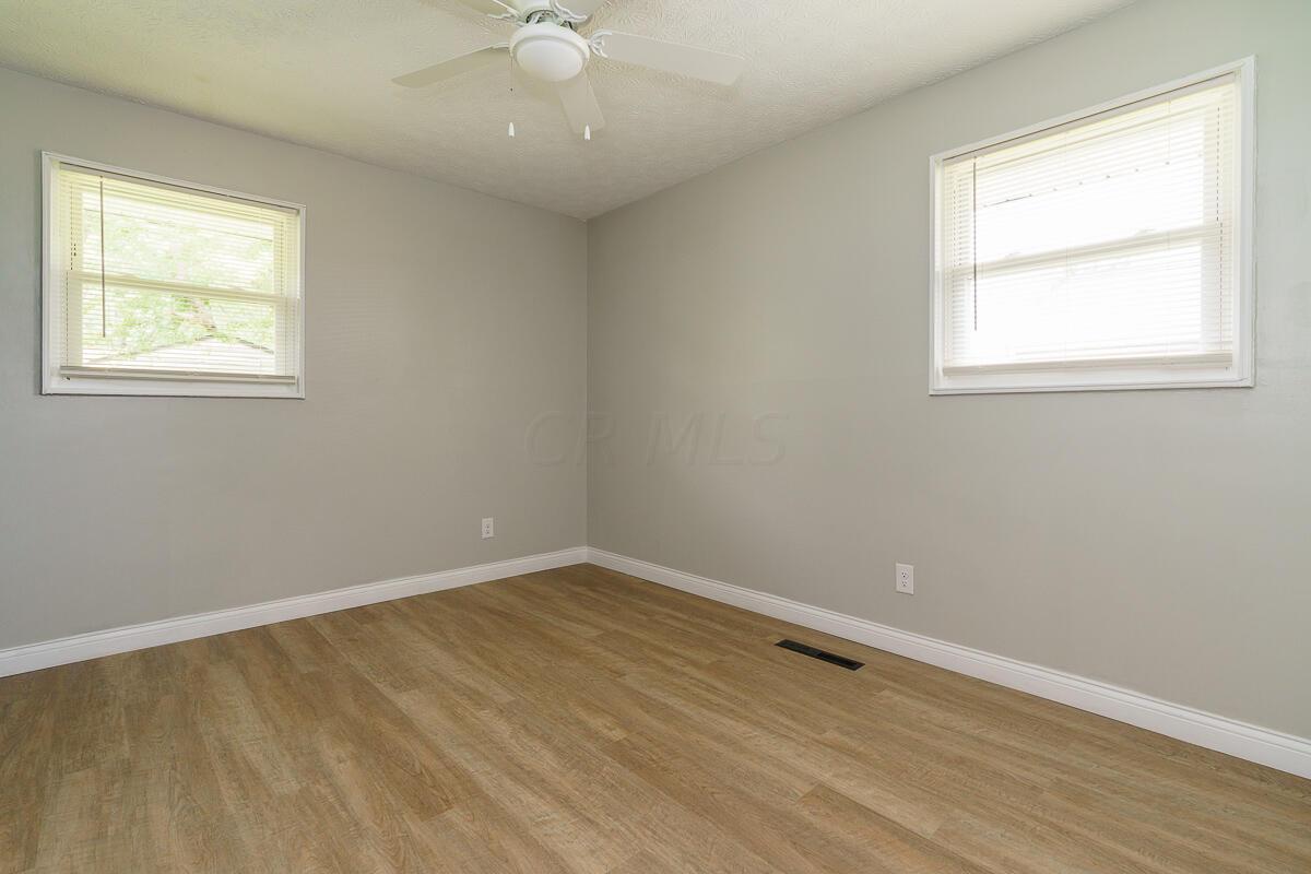 483 Ross Road Columbus, OH 43213 - Photo 20 of 31 Bedroom 2