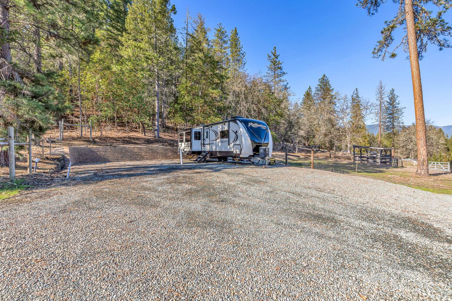 1956 East Fork Road Williams, OR 97544 - Photo 24 of 40 24