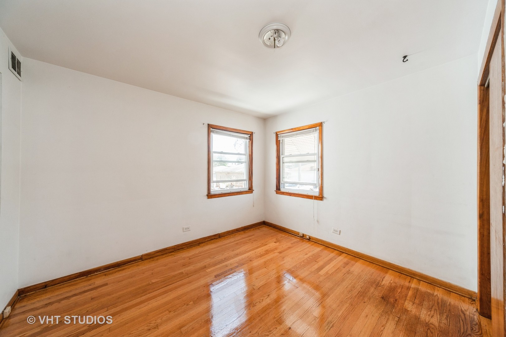 5735 West Addison Street Chicago, IL 60634 - Photo 5 of 18