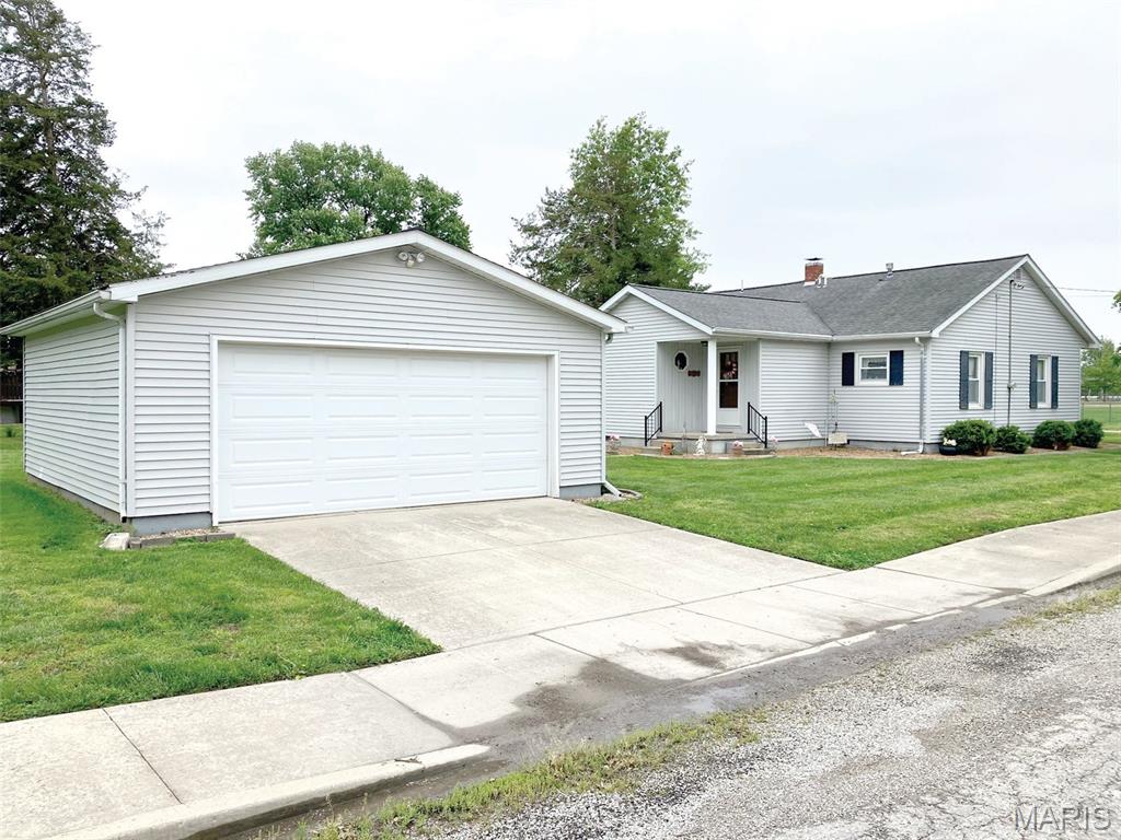 811 East 2nd Street Beckemeyer, IL 62219 - Photo 2 of 4