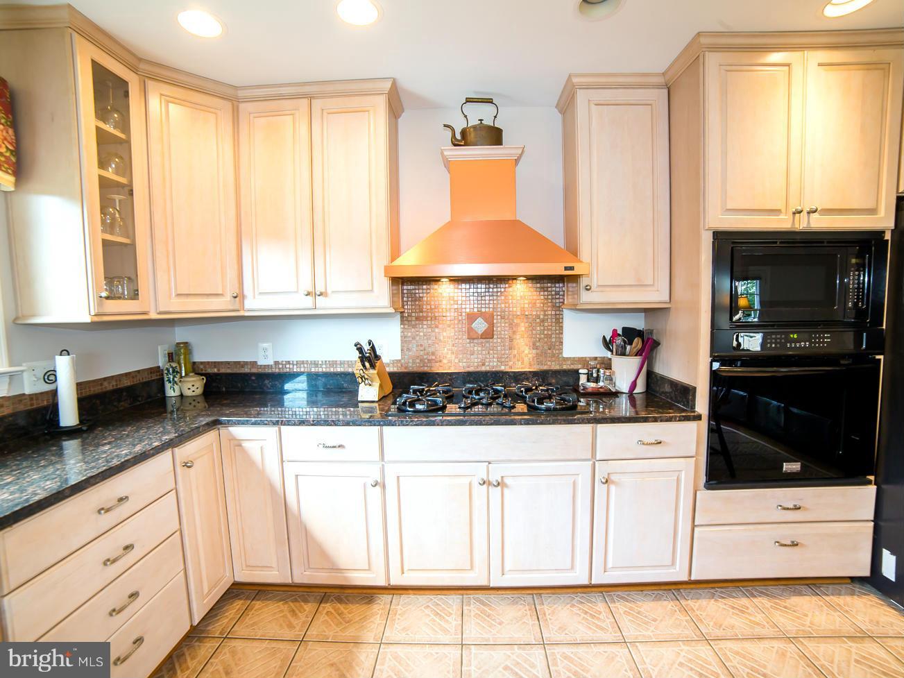 10383 Cliff Mills Road Marshall, VA 20115 - Photo 8 of 30 Bright kitchen with copper, granite