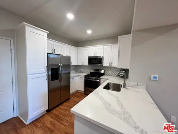 $4,471 | 5553 West 6th Street, Unit 2412, Los Angeles, CA 90036