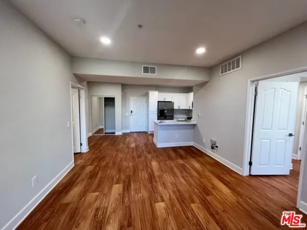 $4,471 | 5553 West 6th Street, Unit 2412, Los Angeles, CA 90036