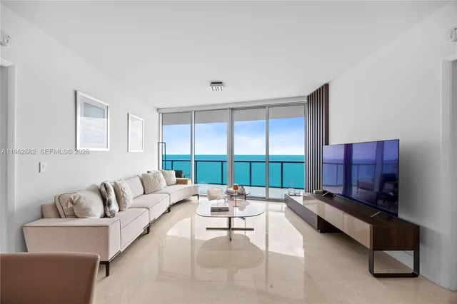 $10,000 | 17001 Collins Avenue, Unit 3507, Sunny Isles Beach, FL 33160