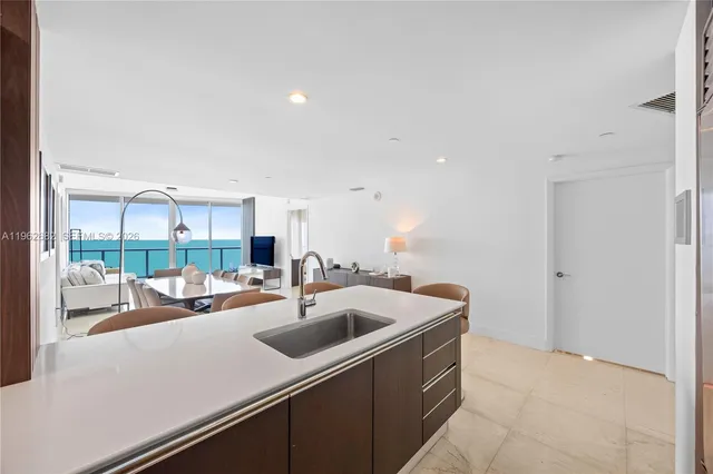 $10,000 | 17001 Collins Avenue, Unit 3507, Sunny Isles Beach, FL 33160