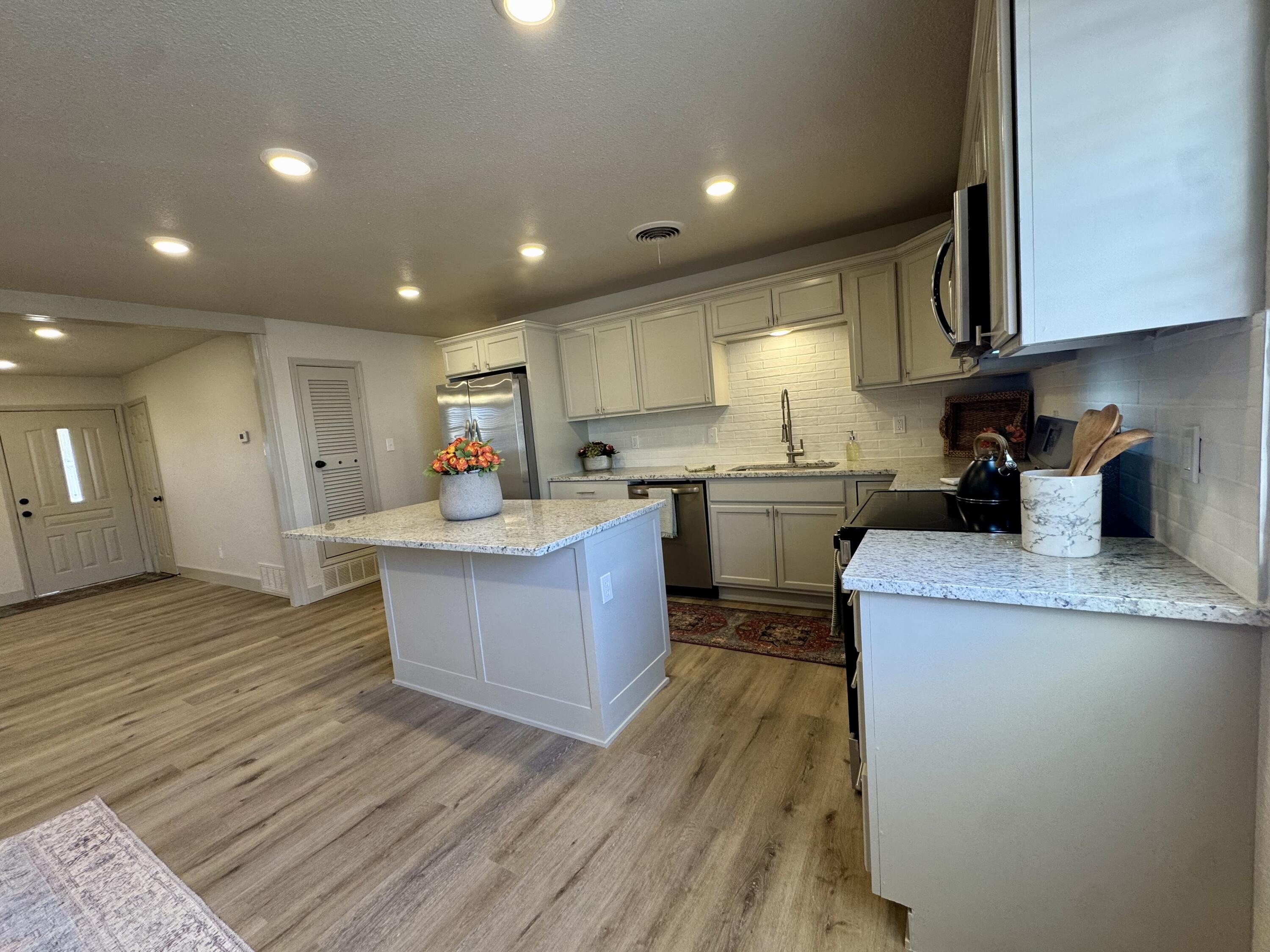 3102 Aberdeen Avenue Lubbock, TX 79407 - Photo 12 of 56 Photo Mar 02 2026, 2 40 29 PM