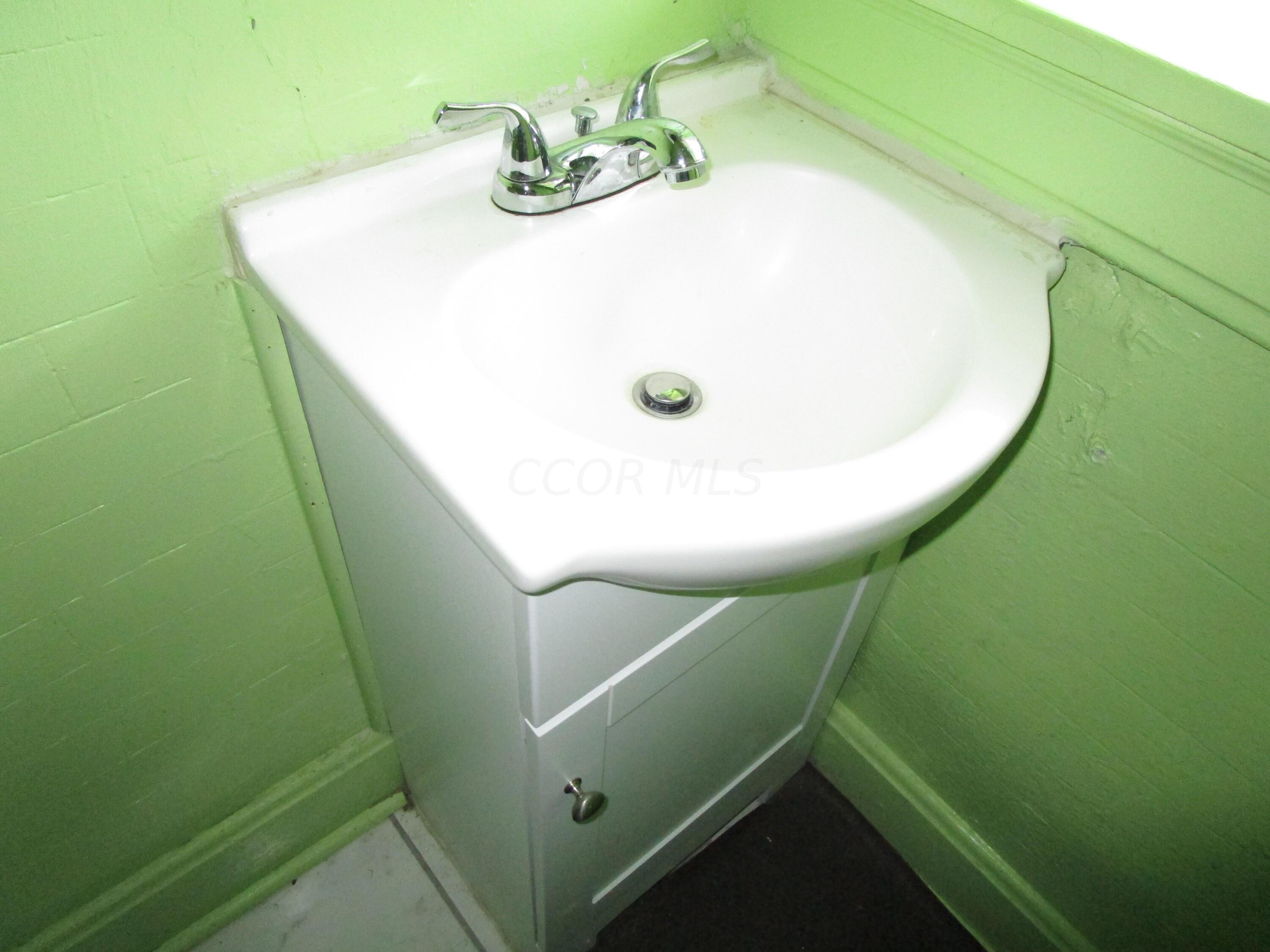 1311 Kenton Street Springfield, OH 45505 - Photo 35 of 42 Half Bath