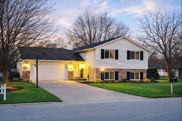 $349,900 | 828 Pleasant Way, Seymour, WI 54165