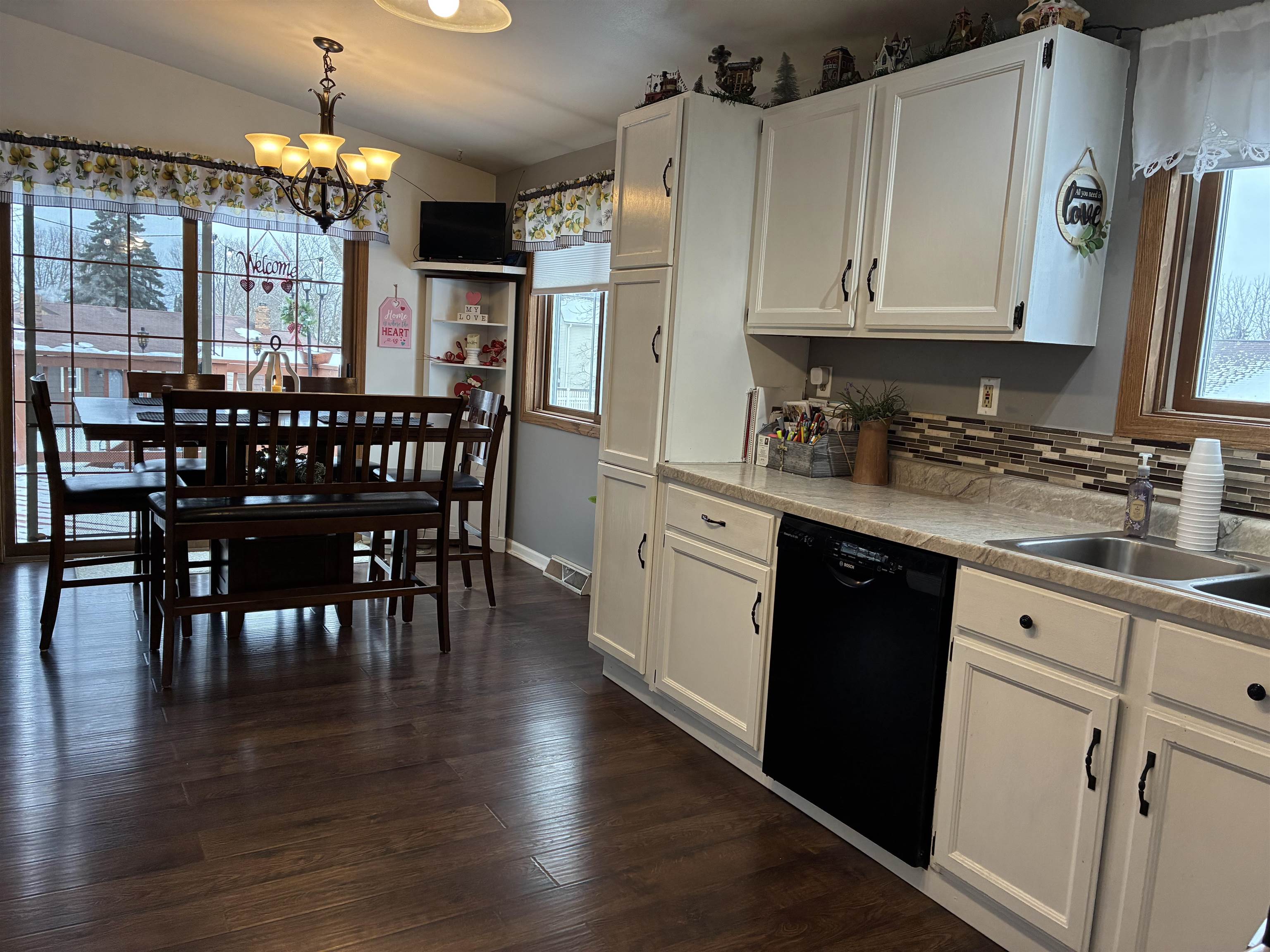 828 Pleasant Way Seymour, WI 54165 - Photo 11 of 56