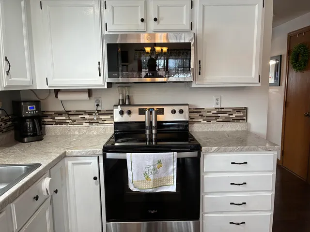 $349,900 | 828 Pleasant Way, Seymour, WI 54165