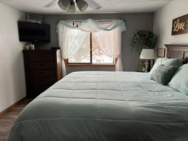 $349,900 | 828 Pleasant Way, Seymour, WI 54165