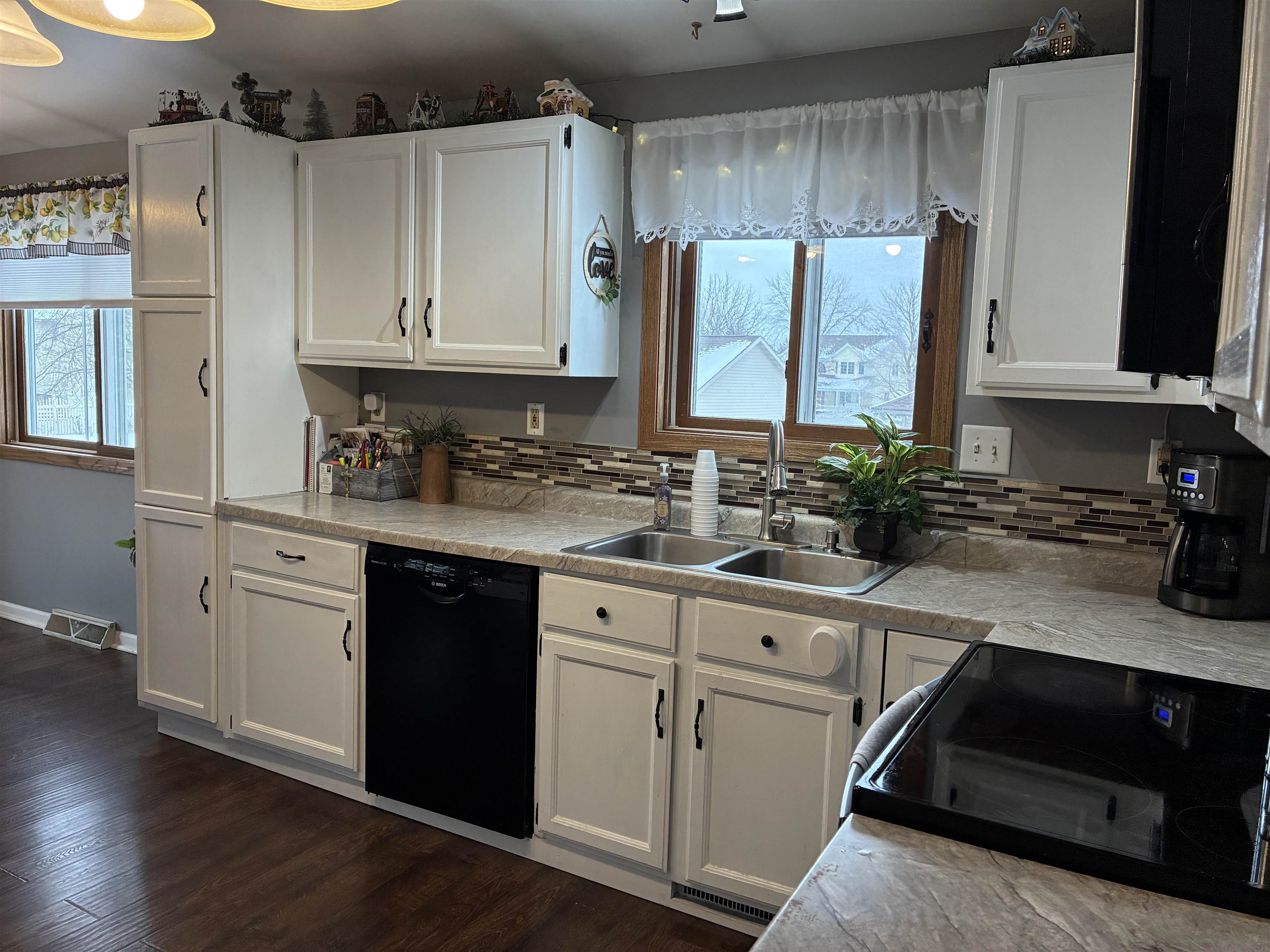 828 Pleasant Way Seymour, WI 54165 - Photo 10 of 56