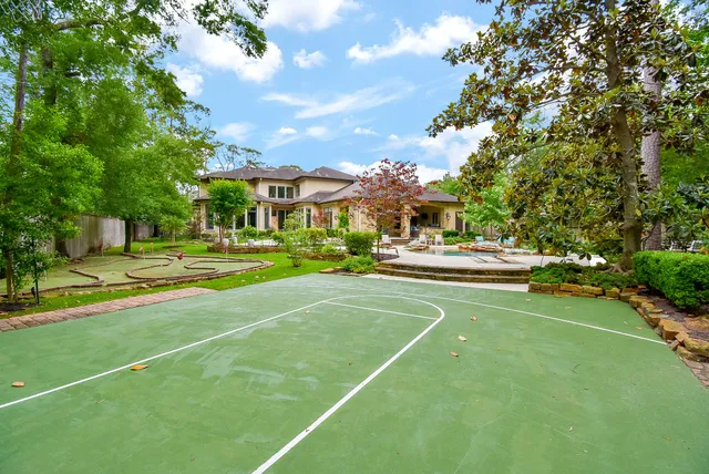 a view of a basket ball ground