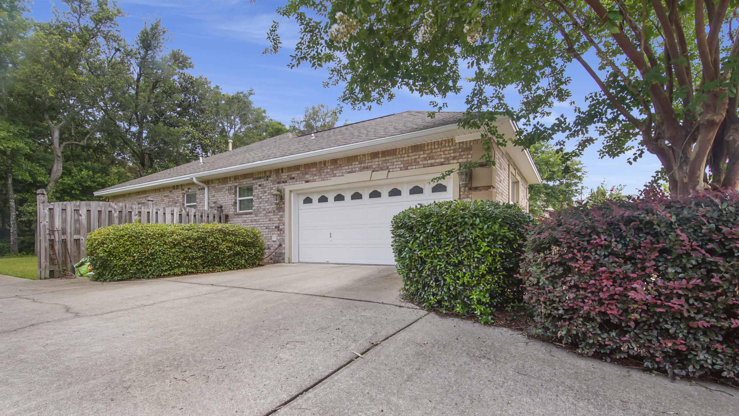 1054 Roxanna Road Fort Walton Beach, FL 32547 - Photo 3 of 29 DSC02096