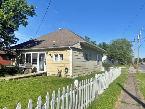 $69,900 | 1120 Girard Street, Metropolis, IL 62960
