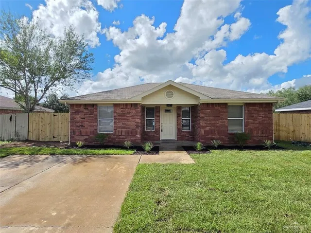$1,350 | 1619 West 18th Street, Mission, TX 78572