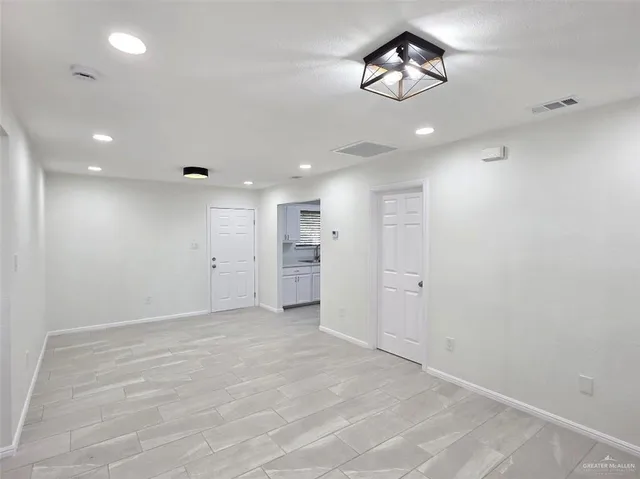 $1,350 | 1619 West 18th Street, Mission, TX 78572