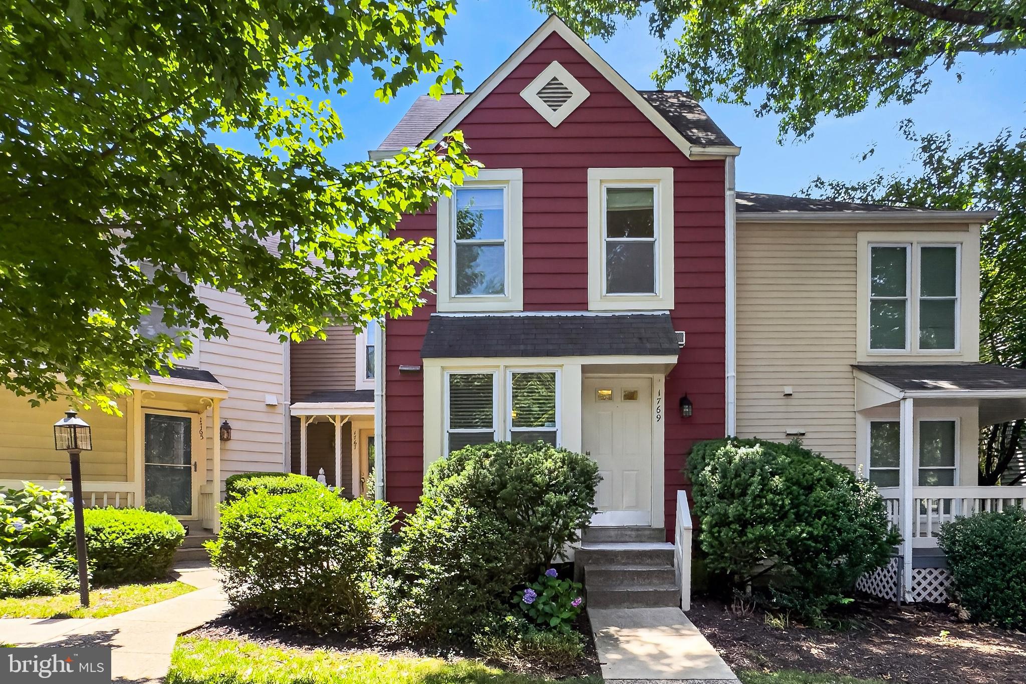 1769 Whisperhill Drive Reston, VA 20194 - Photo 4 of 58