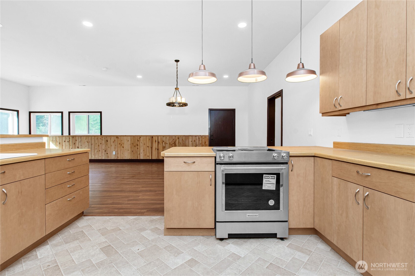 1232 Southwest J H Road Port Orchard, WA 98367 - Photo 7 of 26 Gallery Image 7