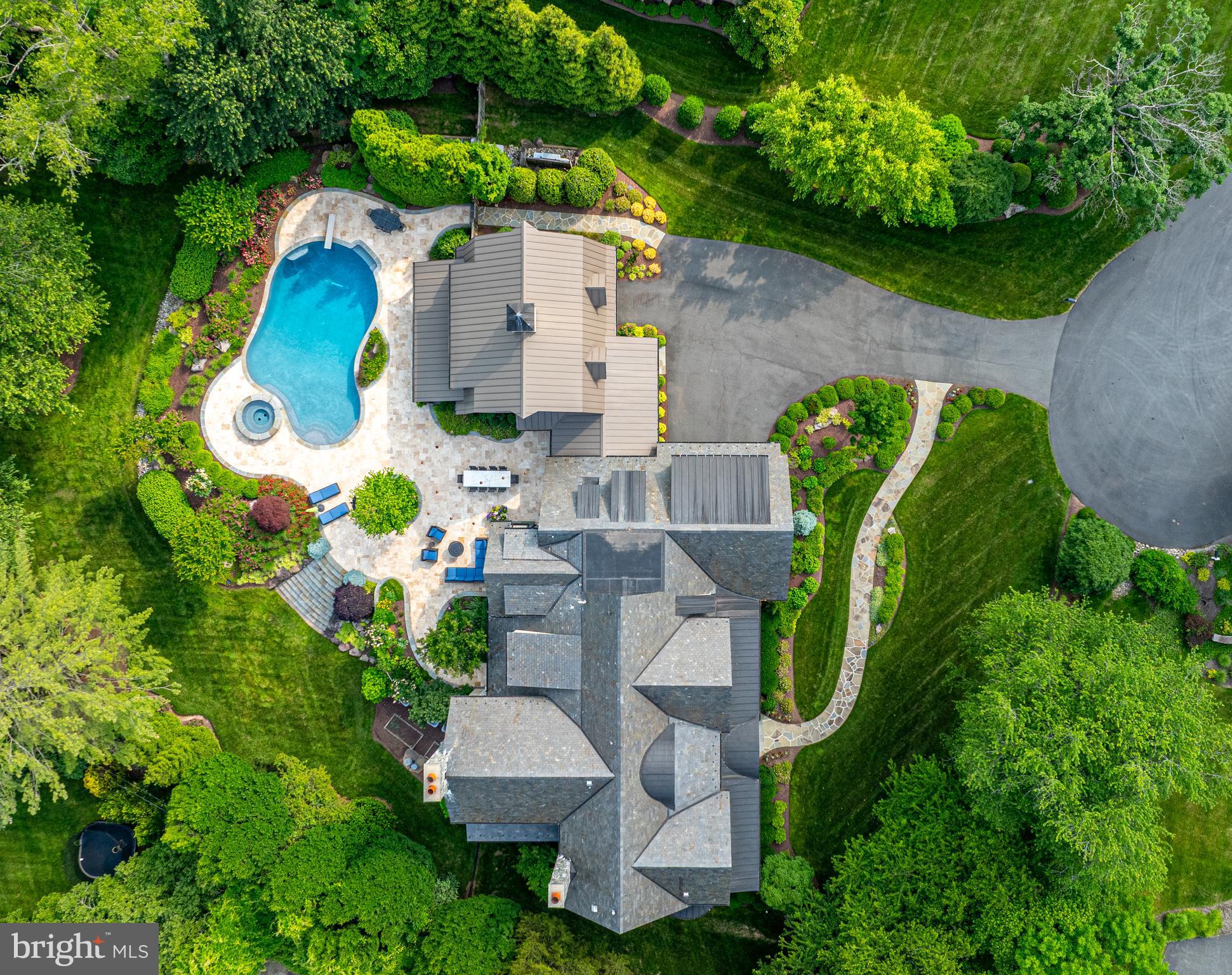 6529 Sothoron Road McLean, VA 22101 - Photo 6 of 103 Privacy in one of McLean's coveted enclaves
